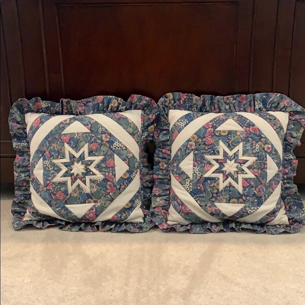 Set of quilted pillows